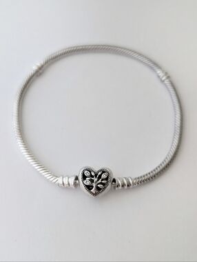 Pandora Bracelet Moments Family Tree Heart Clasp Snake Chain Sterling silver